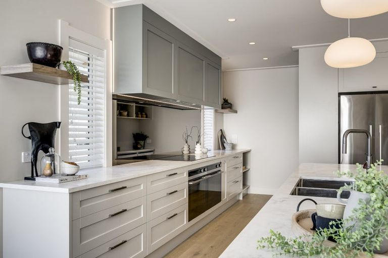 Photo of property in 71 Oak Road, Poraiti, Napier, 4112