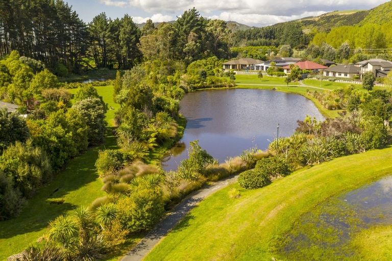 Photo of property in 6 Cascade Way, Paraparaumu, 5032
