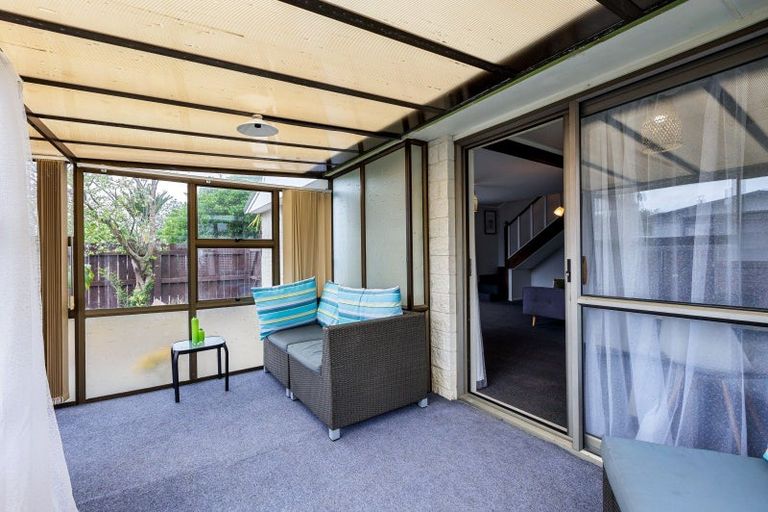 Photo of property in 6 Jarrett Court, Roslyn, Palmerston North, 4414