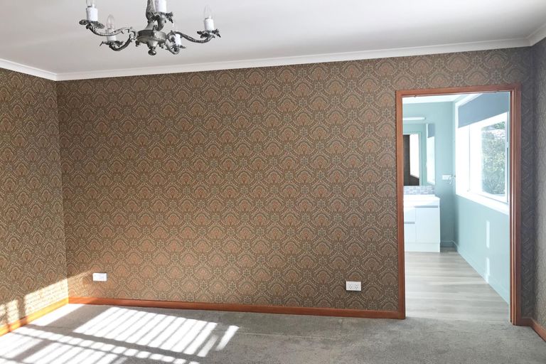 Photo of property in 16 Ure Street, South Hill, Oamaru, 9400