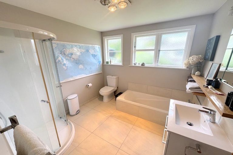 Photo of property in 2 Tui Grove, Elderslea, Upper Hutt, 5018