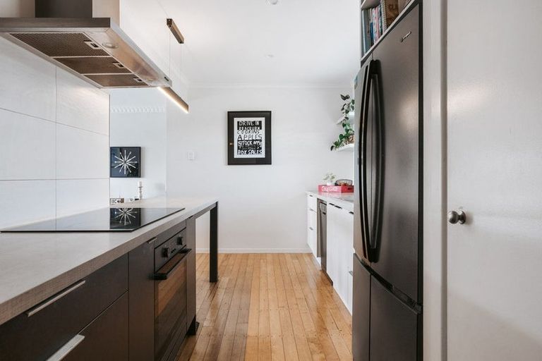 Photo of property in 306 Omokoroa Road, Omokoroa, 3114