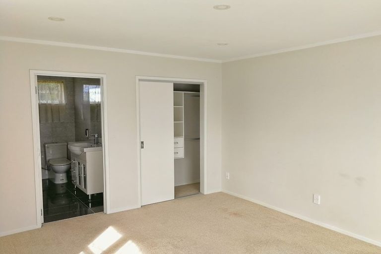 Photo of property in 61 Helena Street, Massey, Auckland, 0614