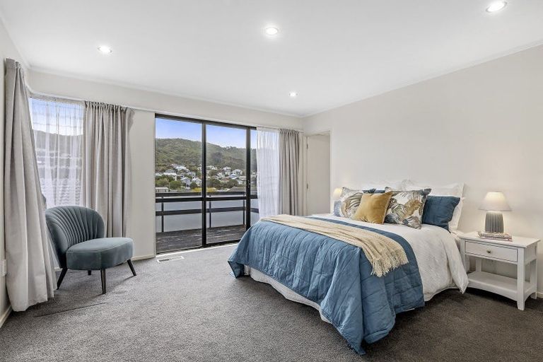 Photo of property in 2 Erskine Close, Island Bay, Wellington, 6023