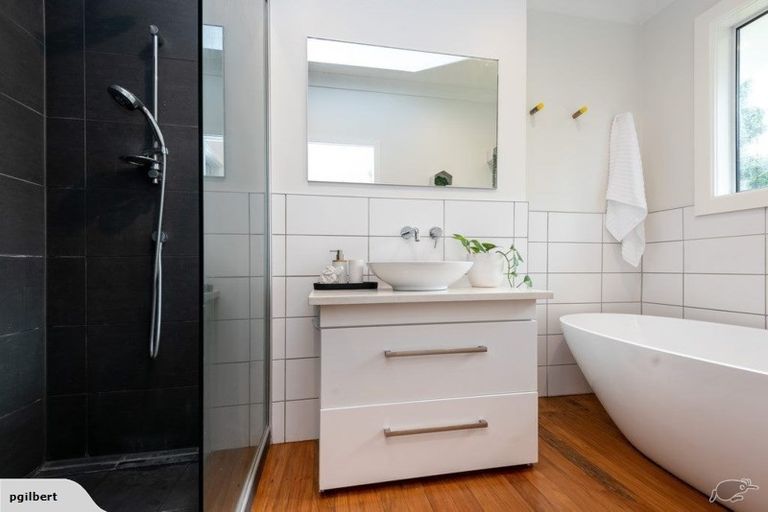 Photo of property in 2/12 Howe Street, Howick, Auckland, 2014