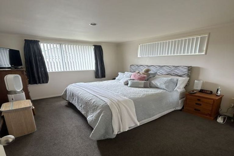 Photo of property in 14 Ranch Place, Pukekohe, 2120