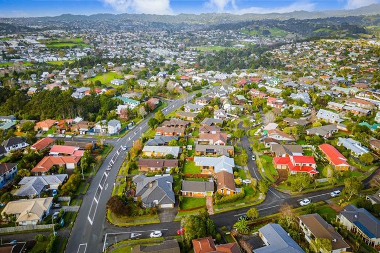 Photo of property in 4 Muscat Place, Henderson, Auckland, 0612