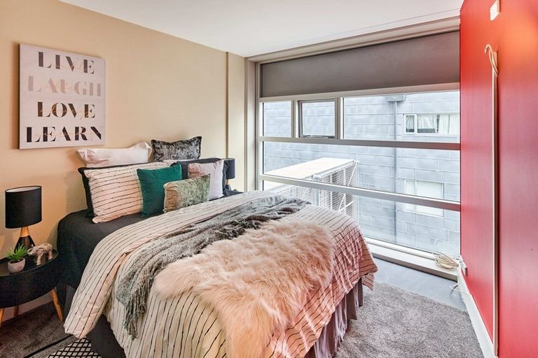 Photo of property in St Pauls Apartments, 27/43 Mulgrave Street, Thorndon, Wellington, 6011