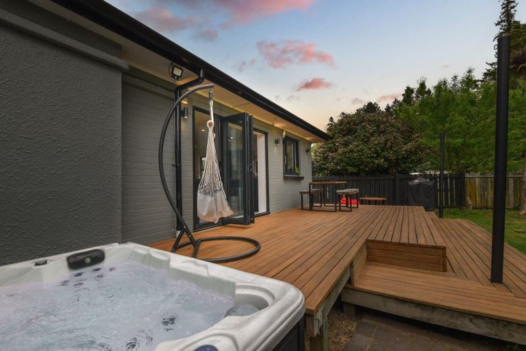Photo of property in 19 La Trobe Place, Utuhina, Rotorua, 3015
