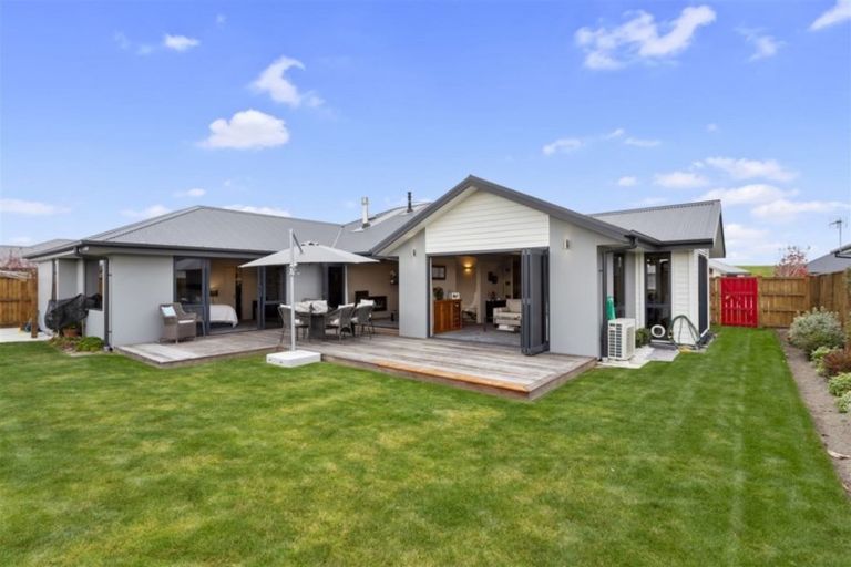 Photo of property in 32 Beachvale Drive, Kaiapoi, 7630