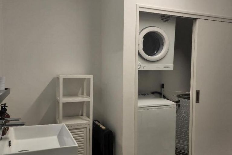 Photo of property in 1152b South Road, Oakura, 4314