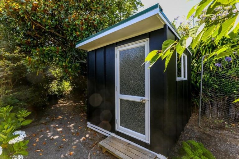 Photo of property in 11c Redwood Crescent, Hurdon, New Plymouth, 4310