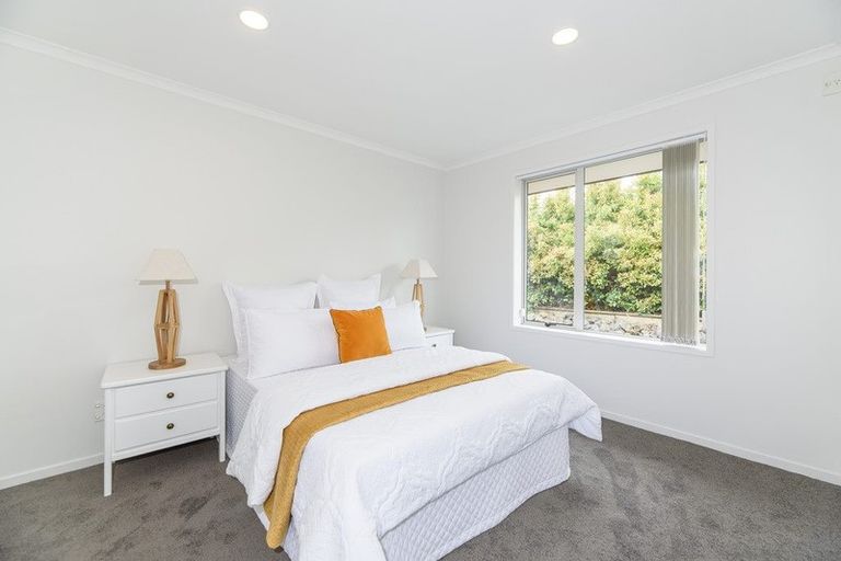 Photo of property in 595 Great South Road, Rosehill, Papakura, 2113