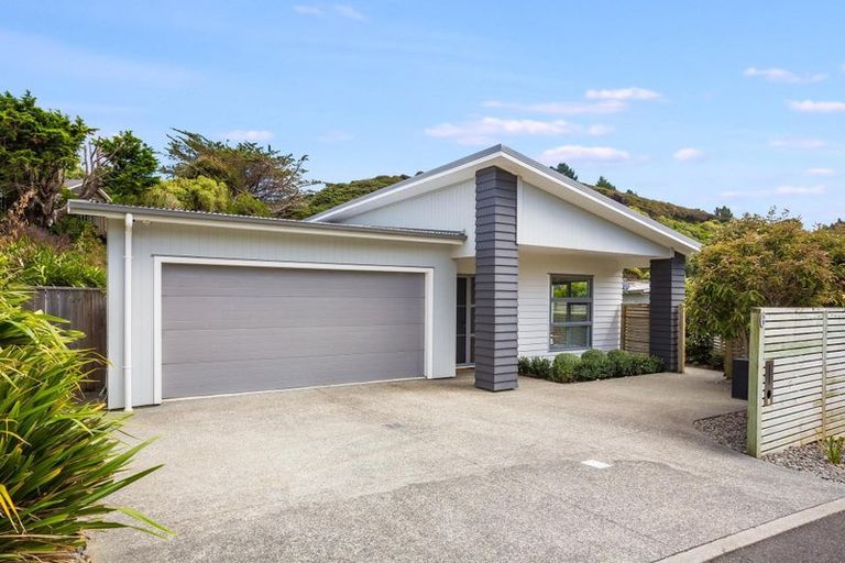 Photo of property in 6 Shoal Place, Whitby, Porirua, 5024