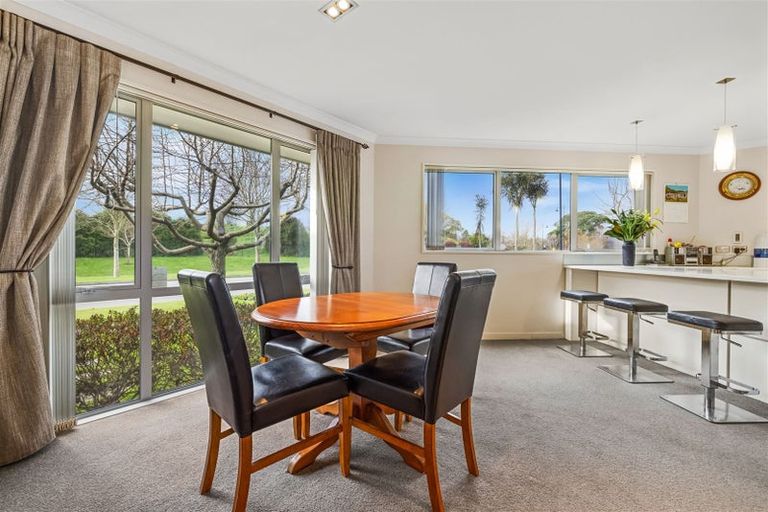 Photo of property in 2 Donovan Place, Aidanfield, Christchurch, 8025