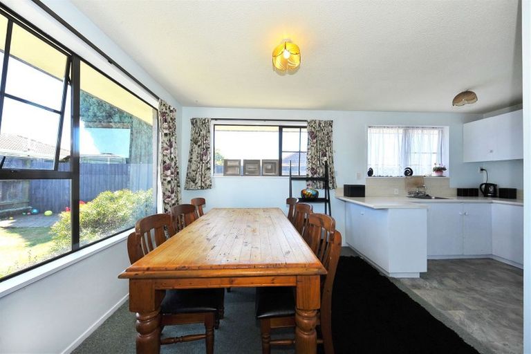 Photo of property in 2/5 Peebles Drive, Hei Hei, Christchurch, 8042