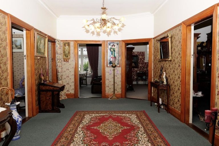 Photo of property in 1 Parsonage Road, Waimate, 7924