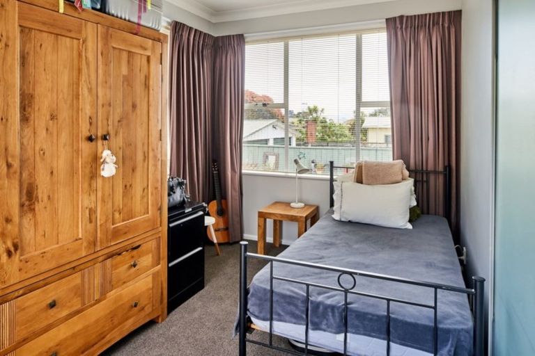 Photo of property in 10 Ngatitoa Street, Tawa, Wellington, 5028