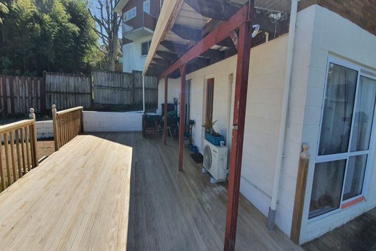 Photo of property in 16 Colin Wild Place, Glenfield, Auckland, 0629