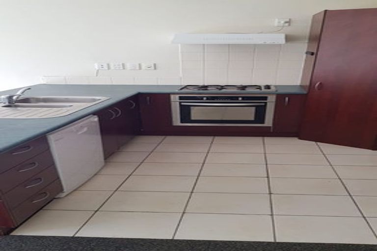 Photo of property in 4/3 Orwell Road, Greenhithe, Auckland, 0632