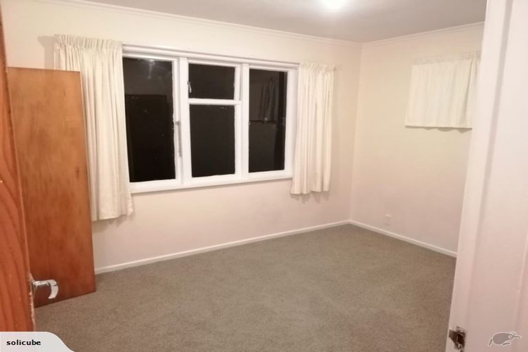 Photo of property in 32 Arapiko Street, Johnsonville, Wellington, 6037