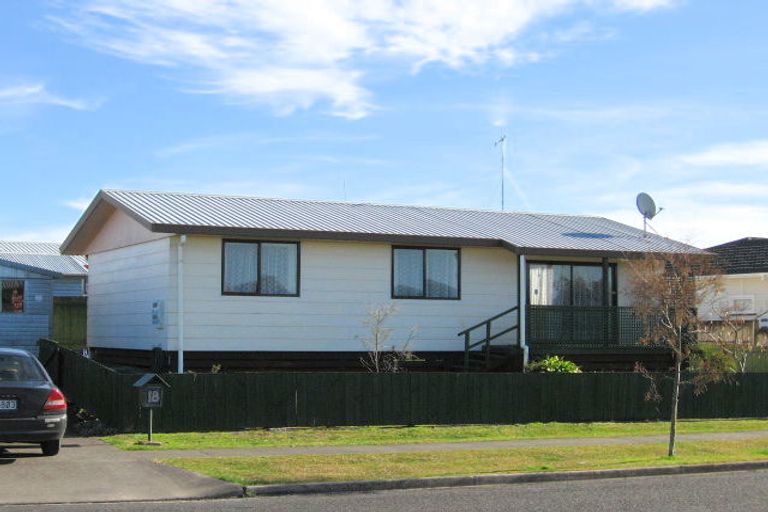 Photo of property in 18 Lloyd Drive, Nawton, Hamilton, 3200