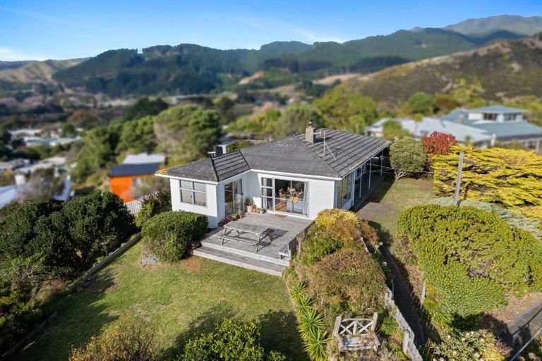 Photo of property in 9 Miriona Grove, Paekakariki, 5034