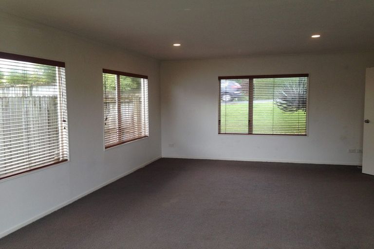 Photo of property in 39 Seymour Road, Sunnyvale, Auckland, 0612