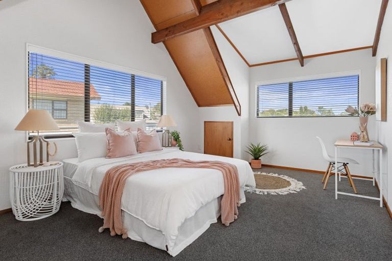 Photo of property in 3 Rangataua Street, Welcome Bay, Tauranga, 3112