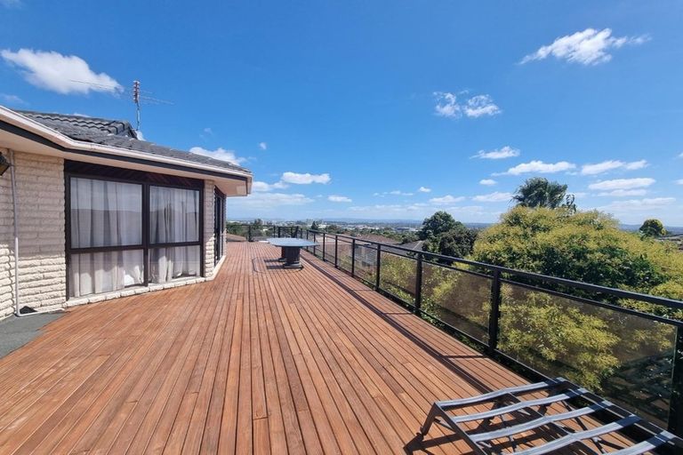 Photo of property in 54 Redoubt Road, Clover Park, Auckland, 2105