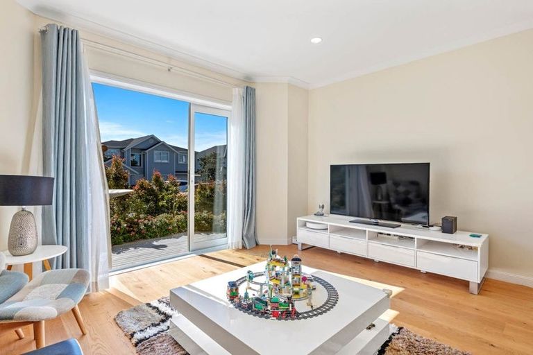 Photo of property in 36 Headland Drive, Long Bay, Auckland, 0630