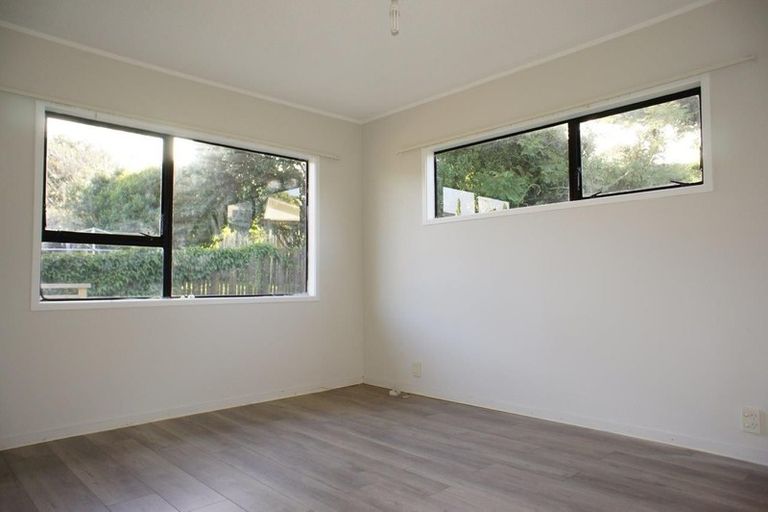 Photo of property in 3 Newport Place, Forrest Hill, Auckland, 0620
