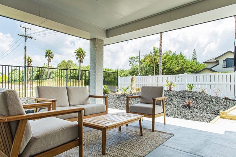 Photo of property in 11 Puroto Place, One Tree Point, 0118