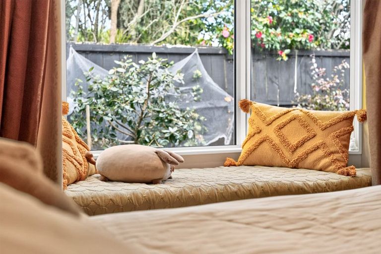 Photo of property in 21a Savoy Road, Glen Eden, Auckland, 0602