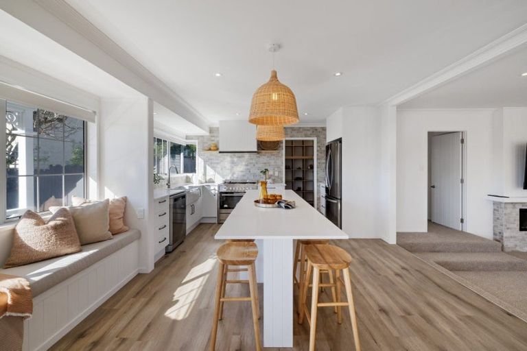 Photo of property in 384b Devonport Road, Tauranga South, Tauranga, 3112