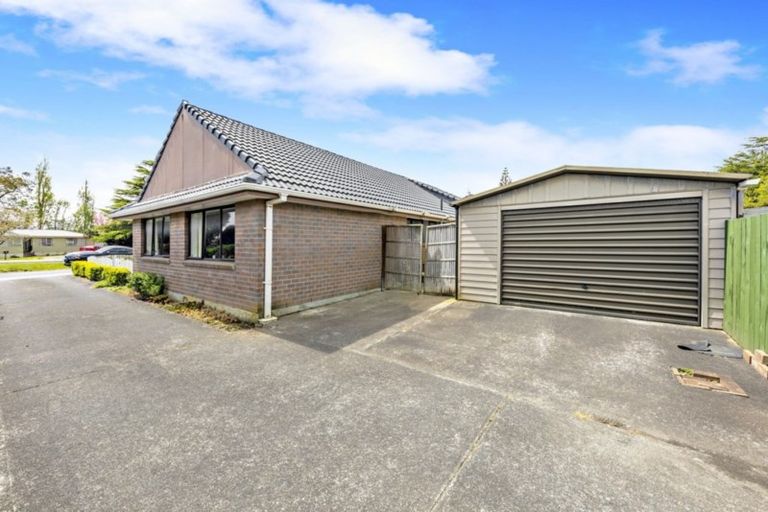 Photo of property in 1/42 Park Estate Road, Rosehill, Papakura, 2113