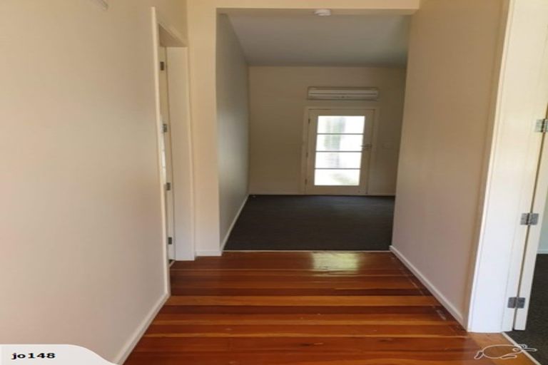 Photo of property in 51 Rolleston Street, Mount Cook, Wellington, 6021