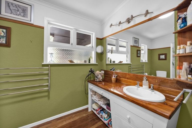 Photo of property in 50b Budleigh Street, Frankleigh Park, New Plymouth, 4310