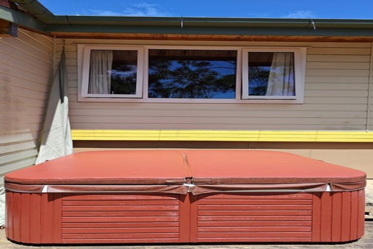 Photo of property in 179 Browns Bay Road, Browns Bay, Auckland, 0630