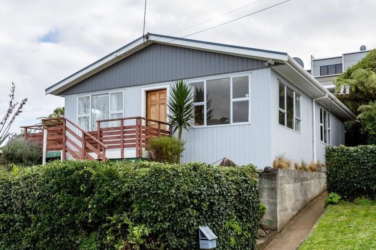Photo of property in 10 Parris Street, Moturoa, New Plymouth, 4310