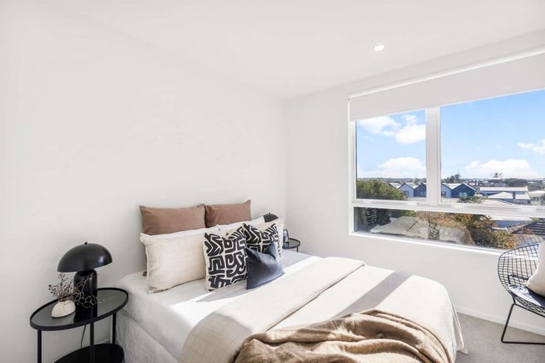 Photo of property in 5/2 Moor Avenue, Te Atatu Peninsula, Auckland, 0610