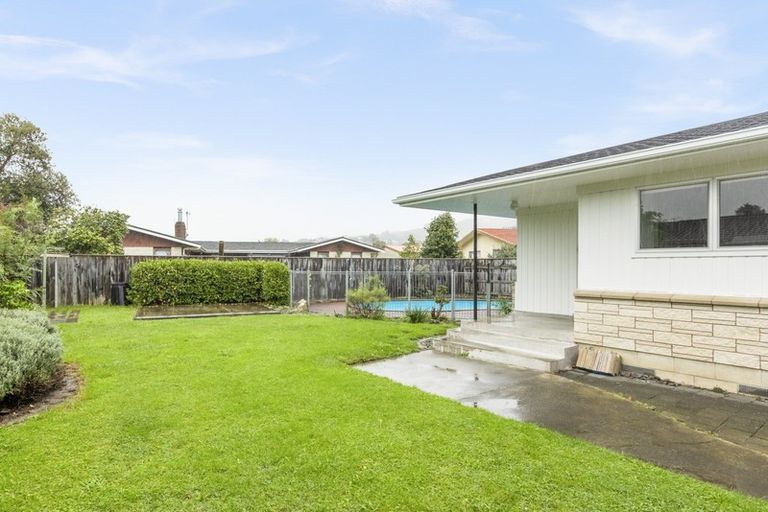 Photo of property in 11 Trigg Crescent, Taradale, Napier, 4112