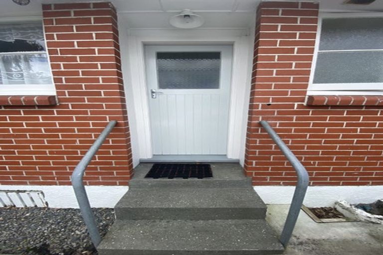 Photo of property in 62 Seddon Street, Wallaceville, Upper Hutt, 5018