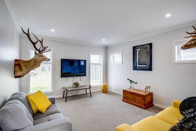 Photo of property in 28 Hurunui Drive, Te Awa, Napier, 4110