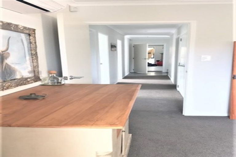 Photo of property in 310a Lakes Boulevard, Pyes Pa, Tauranga, 3112