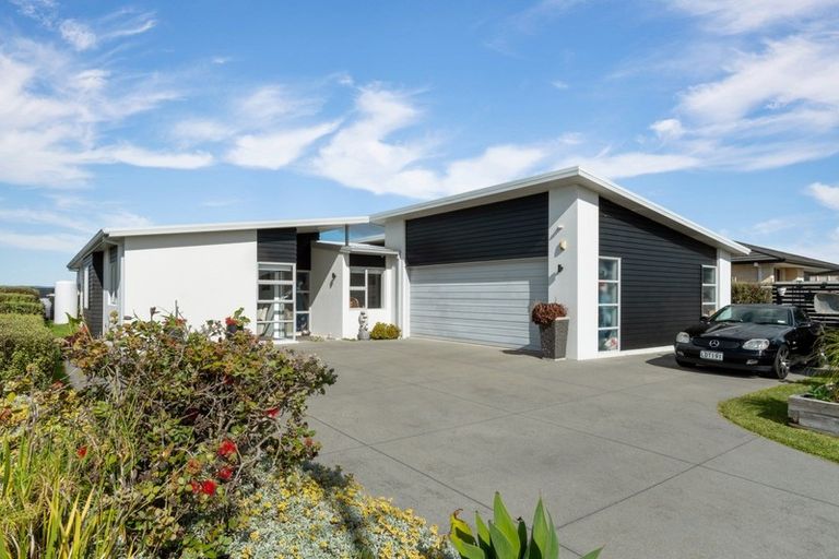 Photo of property in 16 Holyoake Terrace, Omokoroa, 3114