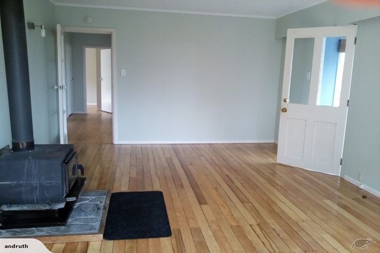 Photo of property in 24 Glen Road, Raumati South, Paraparaumu, 5032