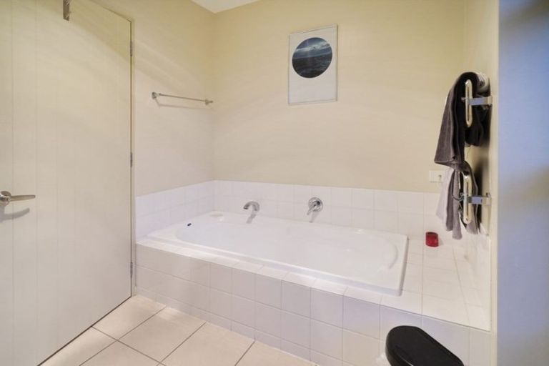 Photo of property in 6 Cognac Drive, Yaldhurst, Christchurch, 8042