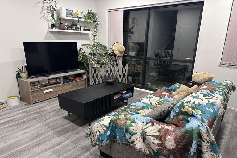 Photo of property in 134e Tiriwa Drive, Massey, Auckland, 0614