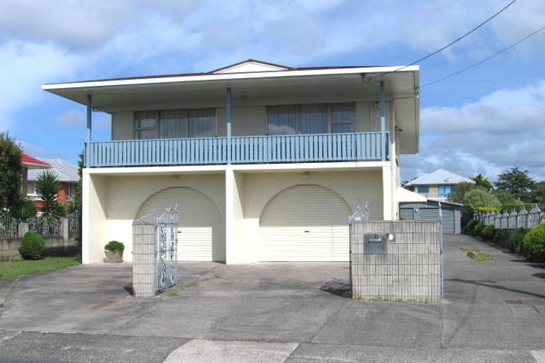 Photo of property in 91 Royal View Road, Te Atatu South, Auckland, 0610